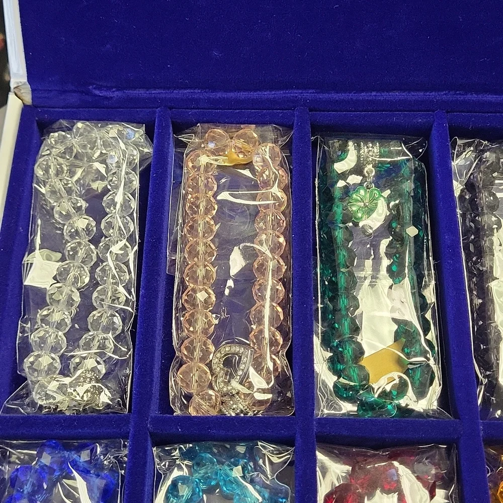 12 seasons holiday bracelets set - Picture 4 of 8